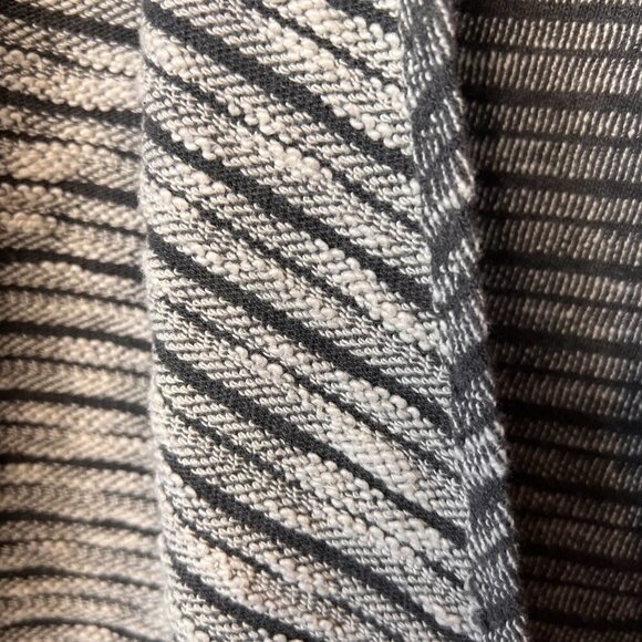 Kuhl Cardigan Womens Size XS Gray & White Asymmetric Hem Lightweight Gorpcore - Picture 6 of 14